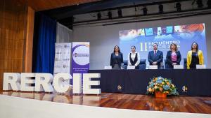 (De izq.) Jenny Pontón, María José Ramírez, P. Juan Cárdenas, María Sol Villagómez y Alexandra Pilco